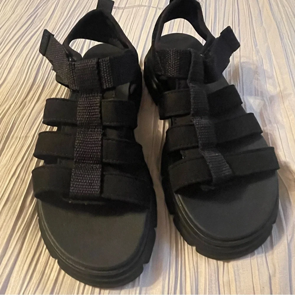 UGG youth black sandals canvas‎ new without tags size 2